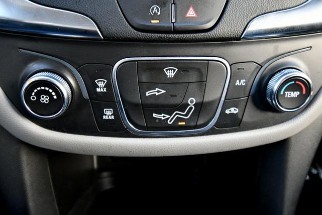 Photo of 2022 Silver Ice Metallic Chevrolet Equinox
