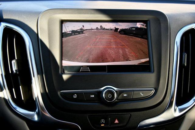 Photo of 2022 Silver Ice Metallic Chevrolet Equinox