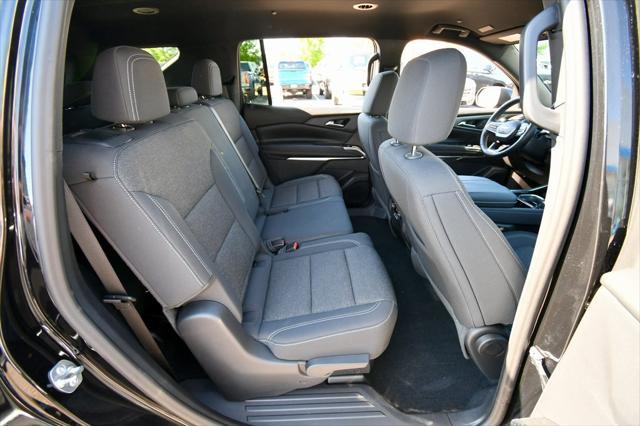 Photo of 2024 Mosaic Black Metallic Chevrolet Traverse