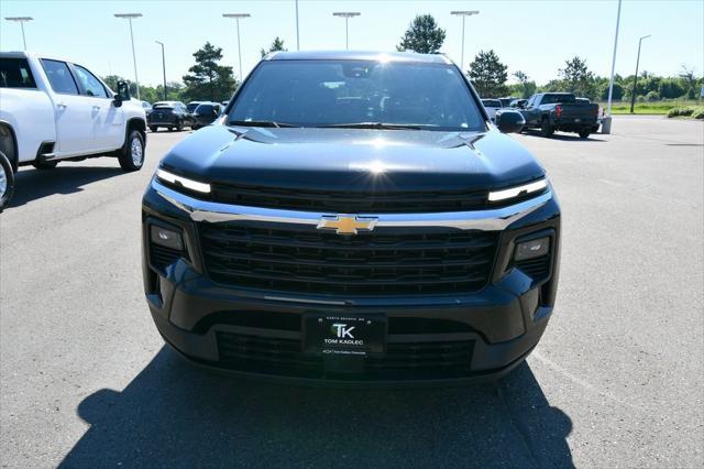 Photo of 2024 Mosaic Black Metallic Chevrolet Traverse