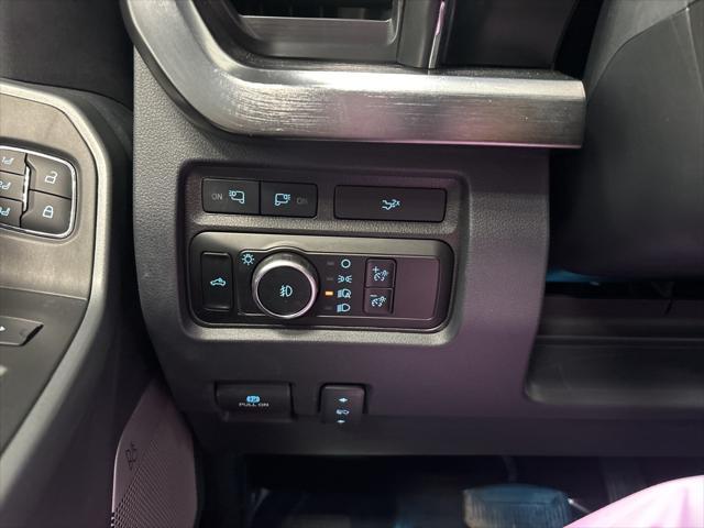 Photo of 2024 Oxford White Ford F-250