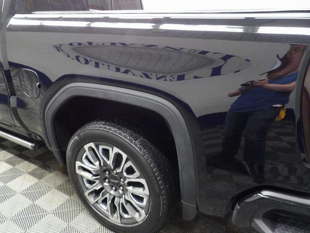 Photo of 2023 Onyx Black GMC Sierra 1500