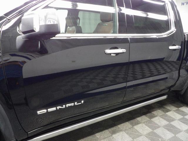 Photo of 2023 Onyx Black GMC Sierra 1500