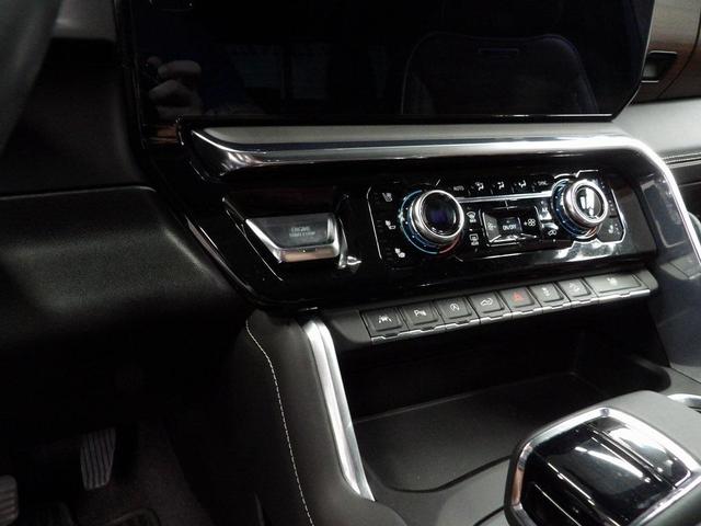Photo of 2023 Onyx Black GMC Sierra 1500