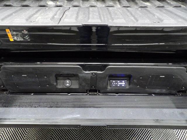 Photo of 2023 Onyx Black GMC Sierra 1500