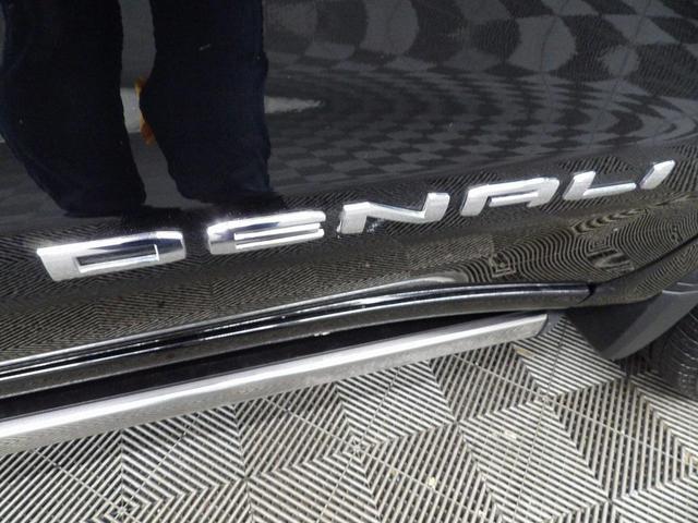 Photo of 2023 Onyx Black GMC Sierra 1500