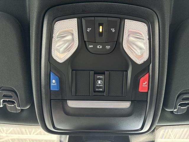 Photo of 2023 Bright White Clearcoat RAM 1500