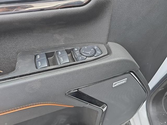 Photo of 2025 Summit White GMC Sierra 2500