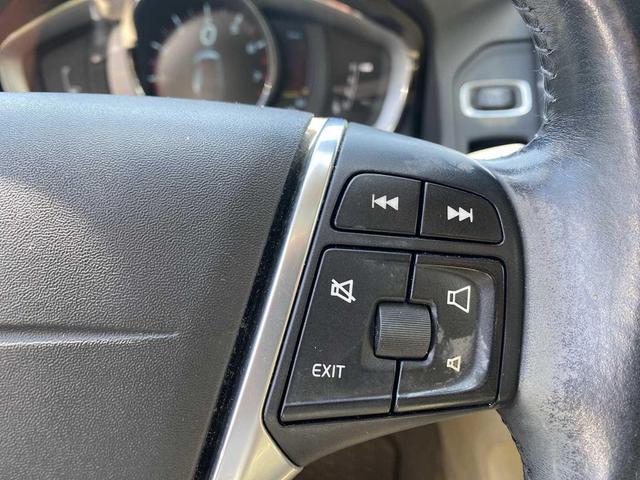 Photo of 2015 Savile Gray Metallic Volvo XC60