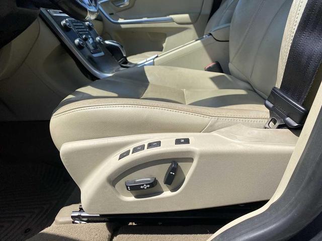 Photo of 2015 Savile Gray Metallic Volvo XC60