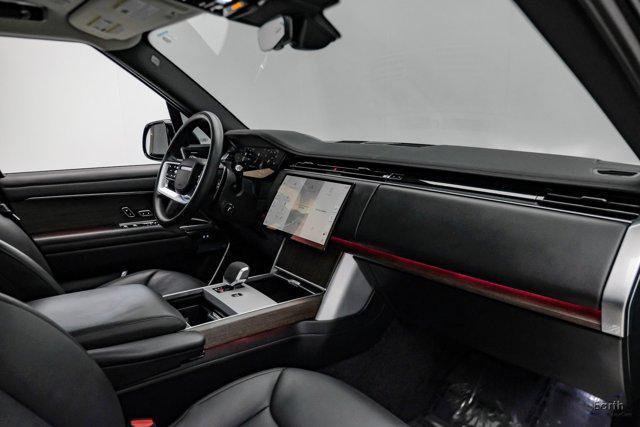 Photo of 2024 Santorini Black Metallic Land Rover Range Rover