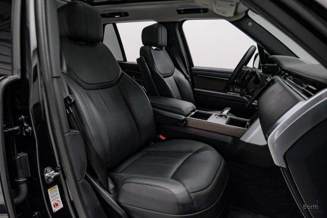 Photo of 2024 Santorini Black Metallic Land Rover Range Rover