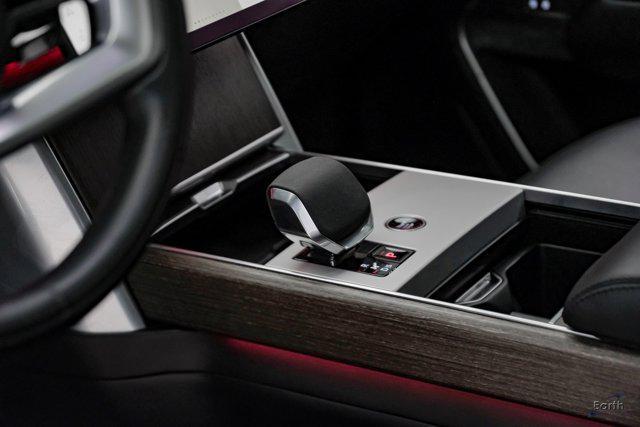 Photo of 2024 Santorini Black Metallic Land Rover Range Rover