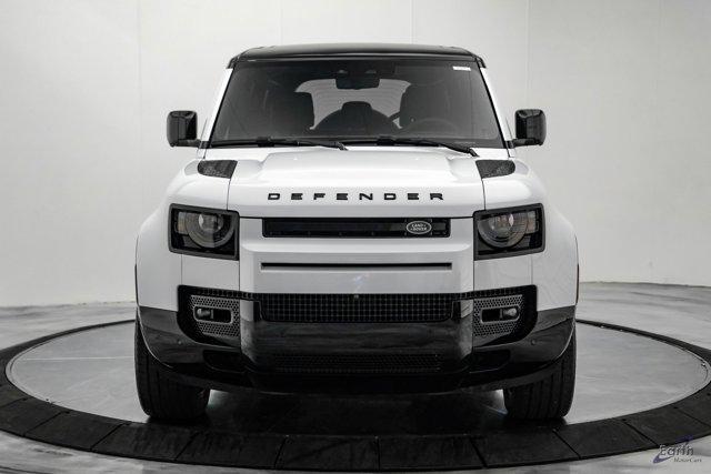 Photo of 2023 Yulong White Metallic Land Rover Defender