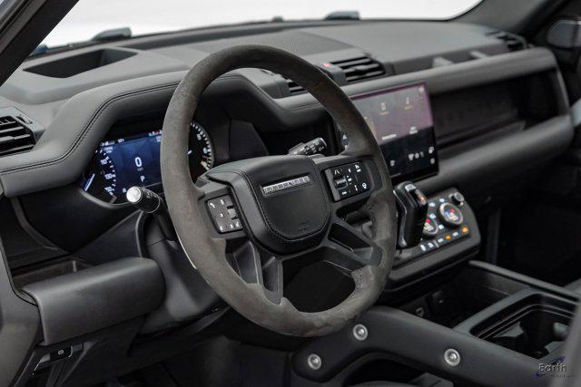Photo of 2023 Yulong White Metallic Land Rover Defender
