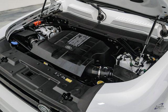 Photo of 2023 Yulong White Metallic Land Rover Defender