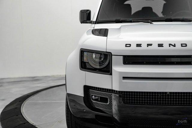 Photo of 2023 Yulong White Metallic Land Rover Defender