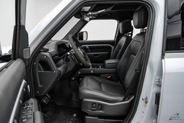Photo of 2023 Yulong White Metallic Land Rover Defender