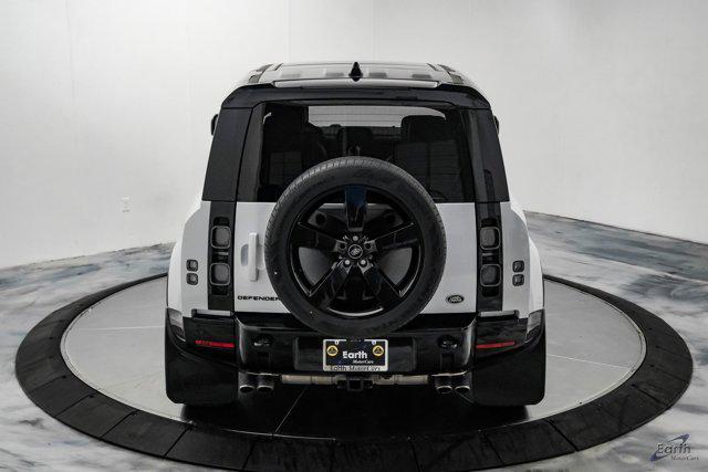 Photo of 2023 Yulong White Metallic Land Rover Defender