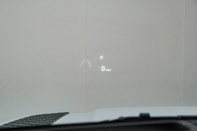 Photo of 2023 Yulong White Metallic Land Rover Defender