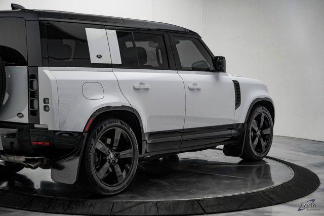 Photo of 2023 Yulong White Metallic Land Rover Defender