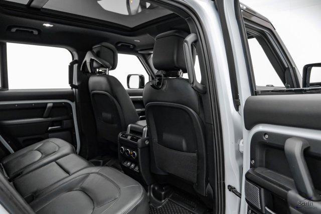 Photo of 2023 Yulong White Metallic Land Rover Defender
