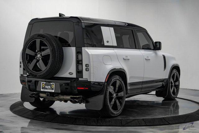 Photo of 2023 Yulong White Metallic Land Rover Defender