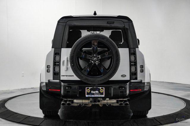 Photo of 2023 Yulong White Metallic Land Rover Defender