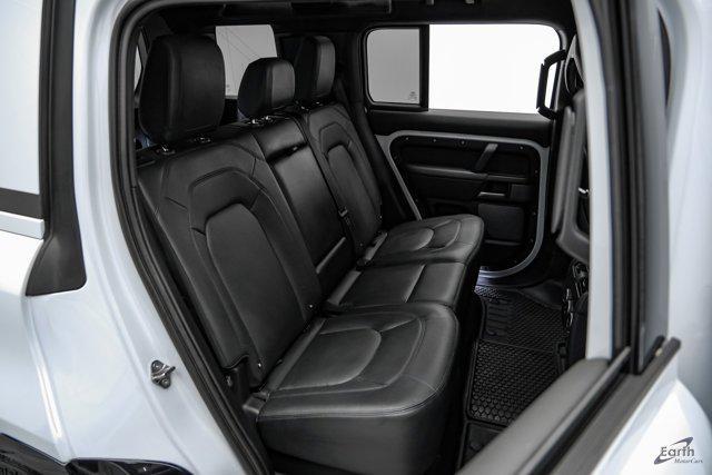 Photo of 2023 Yulong White Metallic Land Rover Defender