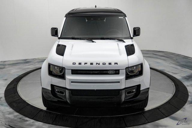 Photo of 2023 Yulong White Metallic Land Rover Defender