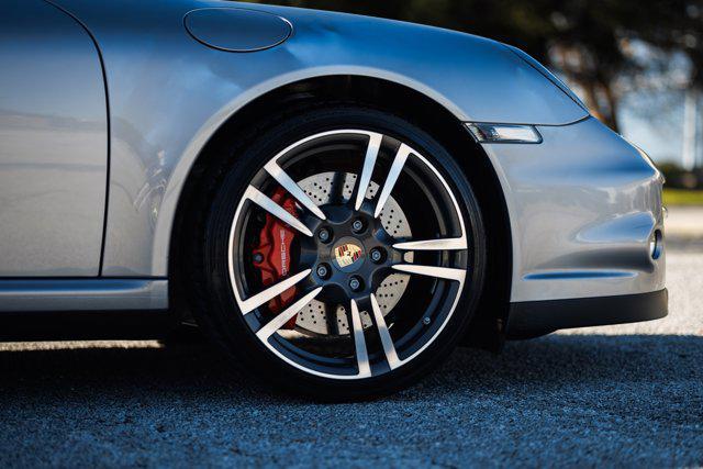 Photo of 2010 GT Silver Metallic Porsche 911