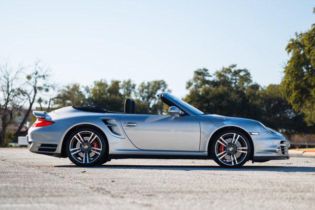Photo of 2010 GT Silver Metallic Porsche 911
