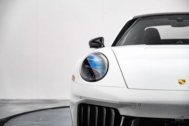 Photo of 2025 White Porsche 911