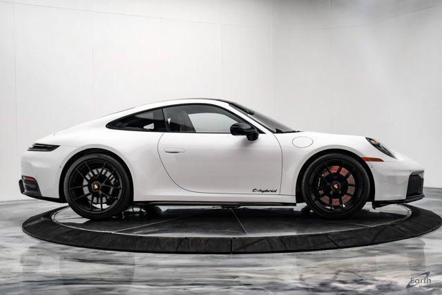 Photo of 2025 White Porsche 911