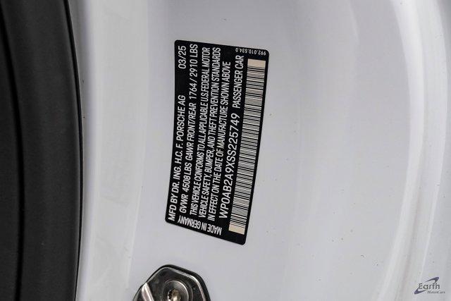 Photo of 2025 White Porsche 911