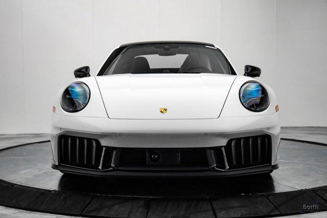 Photo of 2025 White Porsche 911