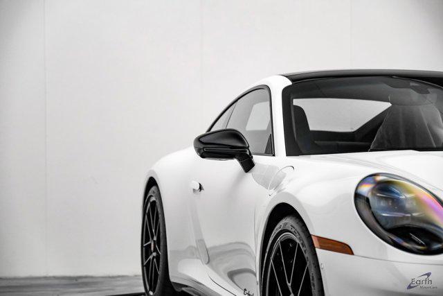 Photo of 2025 White Porsche 911
