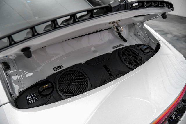 Photo of 2025 White Porsche 911