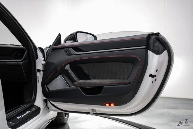 Photo of 2025 White Porsche 911