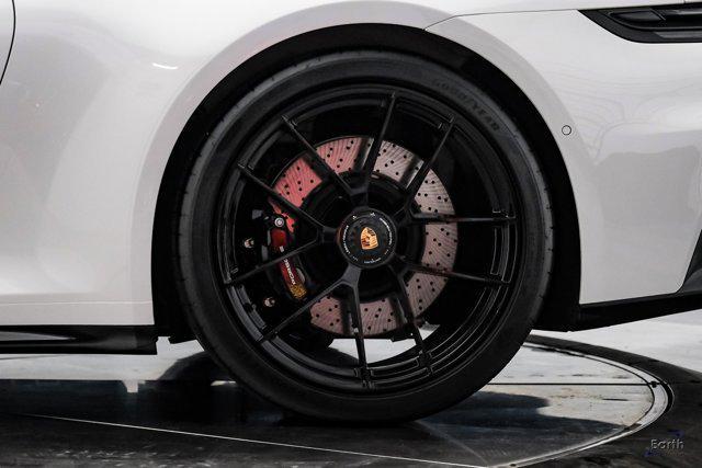 Photo of 2025 White Porsche 911