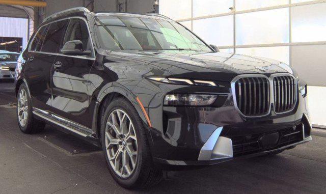 Photo of 2024 Black Sapphire Metallic BMW X7