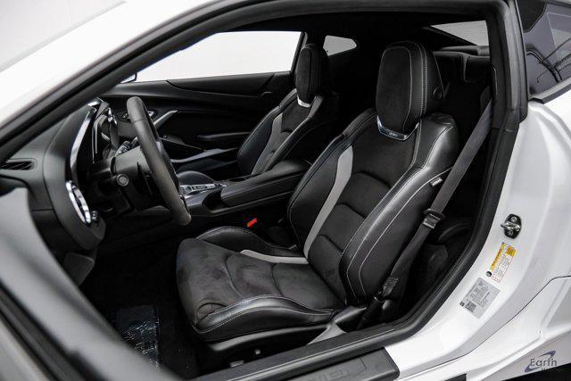 Photo of 2022 Summit White Chevrolet Camaro