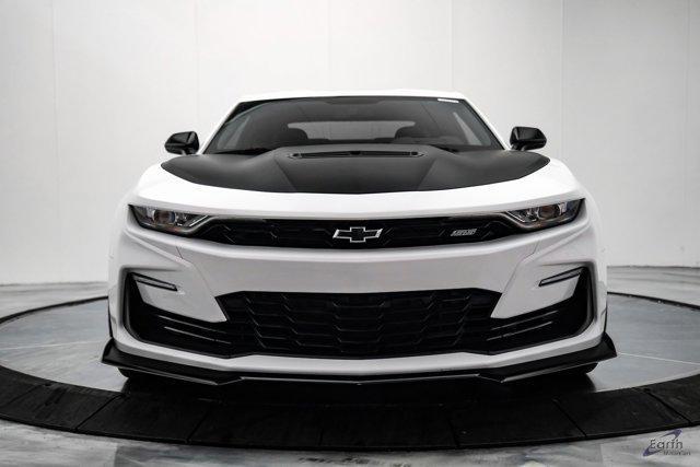Photo of 2022 Summit White Chevrolet Camaro