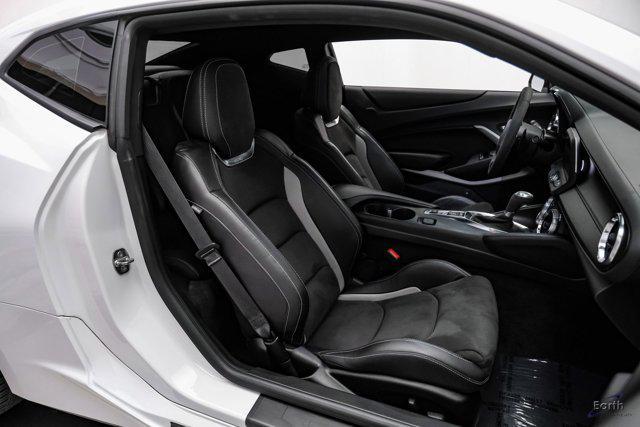 Photo of 2022 Summit White Chevrolet Camaro