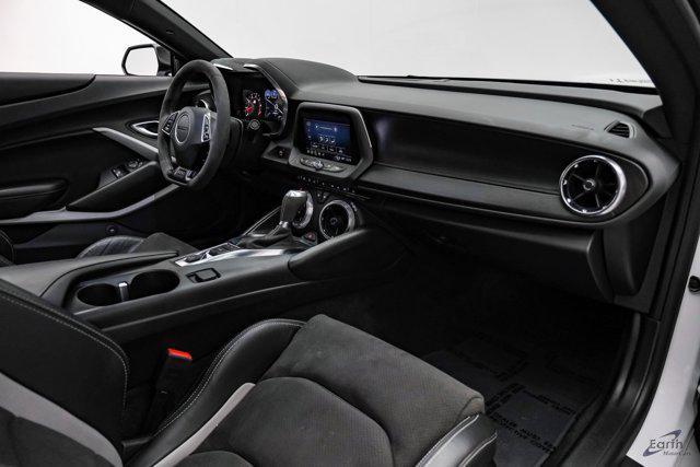 Photo of 2022 Summit White Chevrolet Camaro