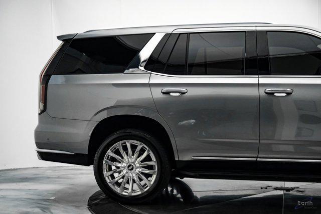 Photo of 2024 Argent Silver Metallic Cadillac Escalade