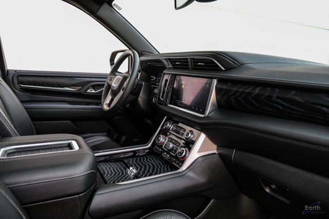 Photo of 2024 Onyx Black GMC Yukon XL