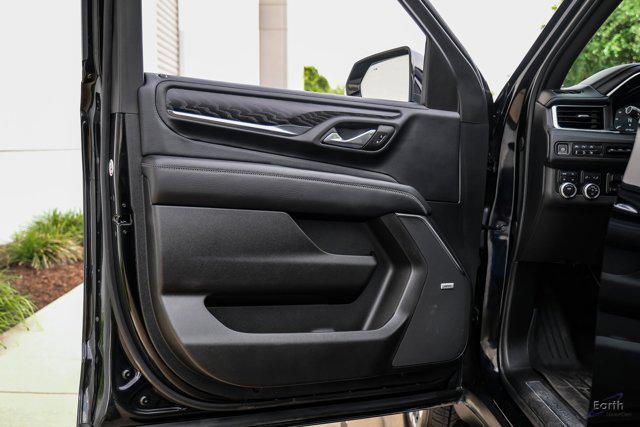 Photo of 2024 Onyx Black GMC Yukon XL