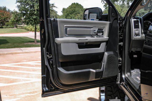 Photo of 2017 Brilliant Black Crystal Pearlcoat RAM 2500