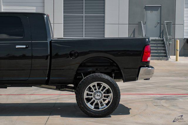 Photo of 2017 Brilliant Black Crystal Pearlcoat RAM 2500